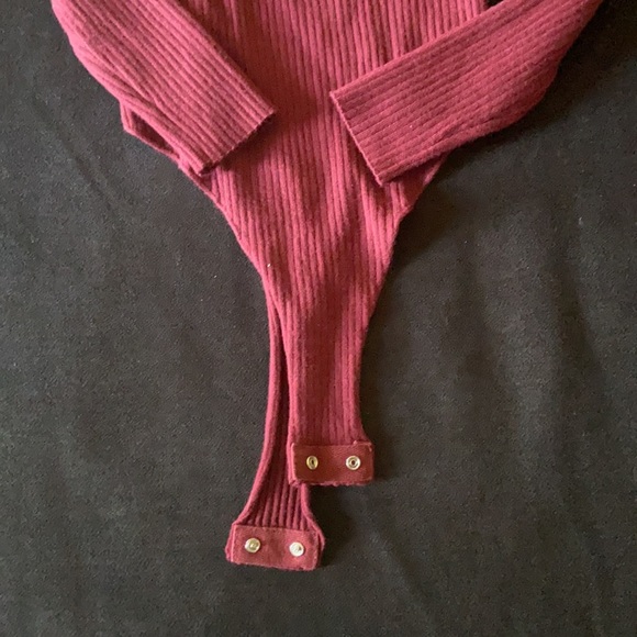 NWOT Windsor Sz S off the shoulder bodysuit - Picture 3 of 4